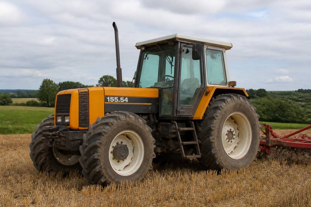Tracteur Renault 155 5 caractéristiques, performances et conseils d’achat Tracteur Renault 155 5 caractéristiques, performances et conseils d’achat