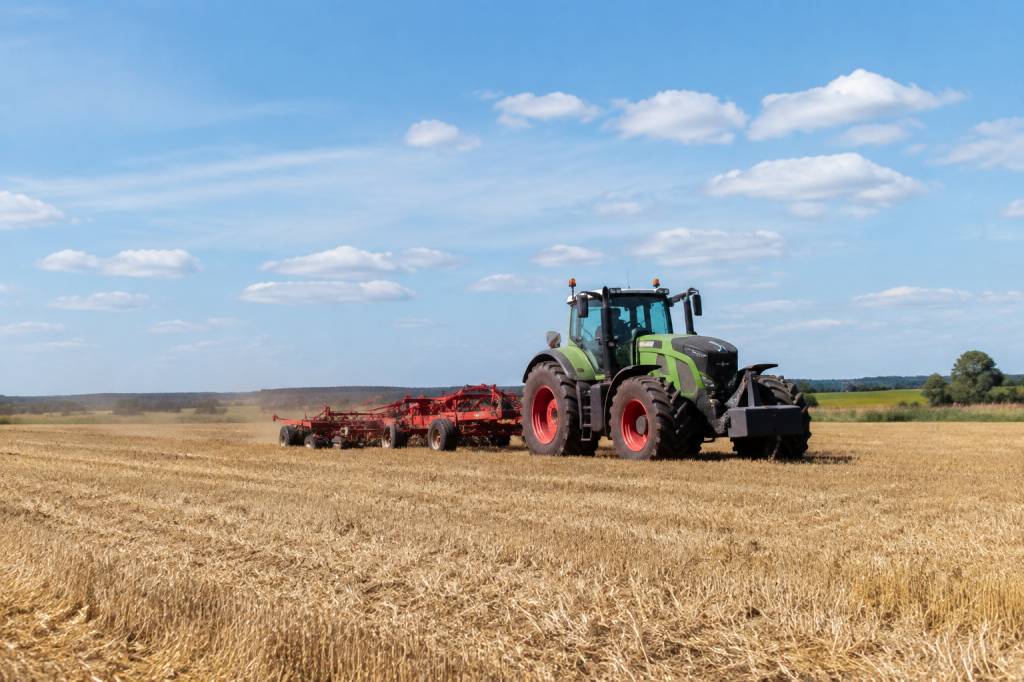 7230r John Deere : caractéristiques, performances et avis sur ce tracteur agricole 7230r John Deere : caractéristiques, performances et avis sur ce tracteur agricole